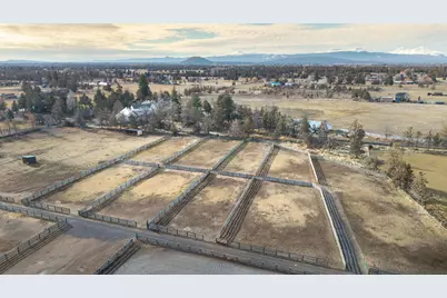 22333 Nelson Road, Bend, OR 97701 - Photo 46