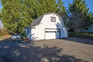 575 Country Aire Dr, Grants Pass, OR 97526 - Photo 32