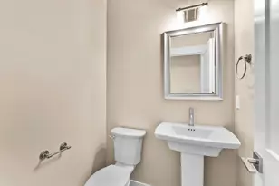 61531 SE Jennifer Ln, Bend, OR 97702 - Photo 10