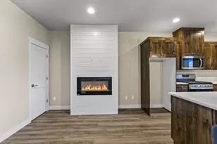 61531 SE Jennifer Ln, Bend, OR 97702 - Photo 8