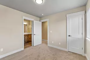 61531 SE Jennifer Ln, Bend, OR 97702 - Photo 16