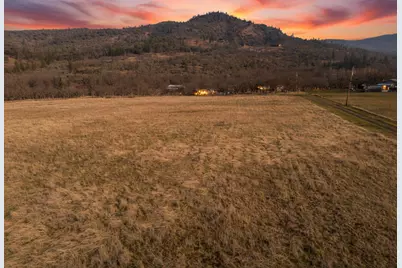 4477 E Antelope Road, Eagle Point, OR 97524 - Photo 2