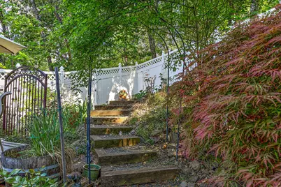 535 Scenic Drive, Jacksonville, OR 97530 - Photo 8