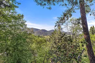 535 Scenic Dr, Jacksonville, OR 97530 - Photo 2