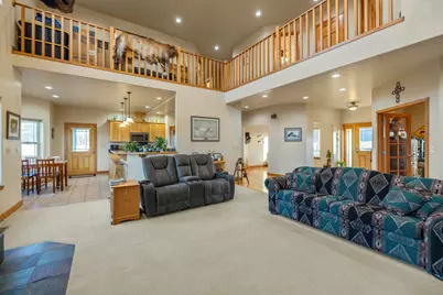 11251 Crystal Springs Road, Klamath Falls, OR 97603 - Photo 6