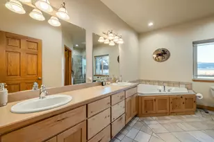 11251 Crystal Springs Rd, Klamath Falls, OR 97603 - Photo 14