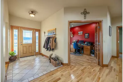 11251 Crystal Springs Road, Klamath Falls, OR 97603 - Photo 10