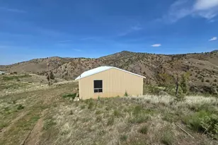 301 SW Huddleston Heights Dr, Mitchell, OR 97750 - Photo 26