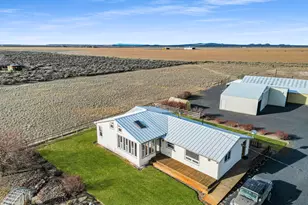 88265 Fairview Ln, Christmas Valley, OR 97641 - Photo 2