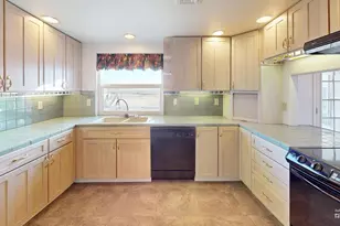 88265 Fairview Ln, Christmas Valley, OR 97641 - Photo 16