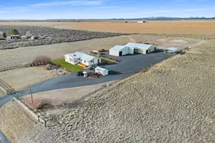 88265 Fairview Ln, Christmas Valley, OR 97641 - Photo 6