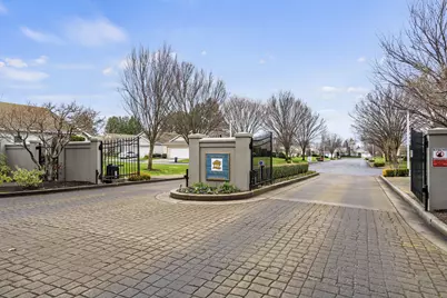 703 Summerwood Drive, Medford, OR 97504 - Photo 4