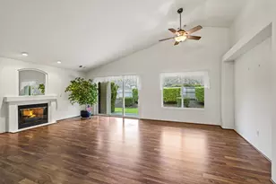 703 Summerwood Dr, Medford, OR 97504 - Photo 8