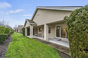 703 Summerwood Dr, Medford, OR 97504 - Photo 26