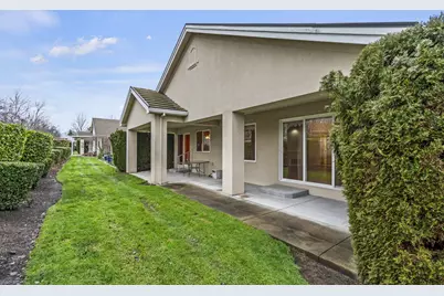 703 Summerwood Drive, Medford, OR 97504 - Photo 32