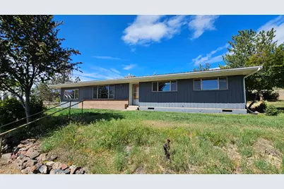 303 NW Poplar Street, Madras, OR 97741 - Photo 2