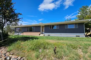 303 NW Poplar St, Madras, OR 97741 - Photo 2