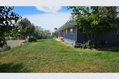 303 NW Poplar Street, Madras, OR 97741 - Photo 32