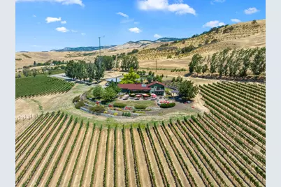 1320 N Mountain Avenue, Ashland, OR 97520 - Photo 1