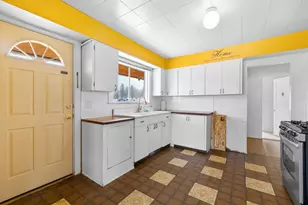 175 Rogue River Hwy, Gold Hill, OR 97525 - Photo 6