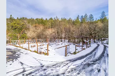 10523 Lower River Road, Grants Pass, OR 97526 - Photo 50