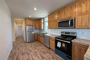 946 SE 10th St, Madras, OR 97741 - Photo 4