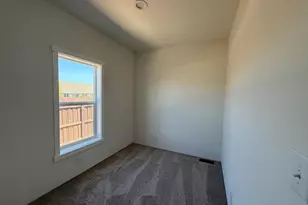 946 SE 10th St, Madras, OR 97741 - Photo 6