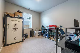 1928 Hannah Ln, Medford, OR 97504 - Photo 18