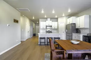 1928 Hannah Ln, Medford, OR 97504 - Photo 4