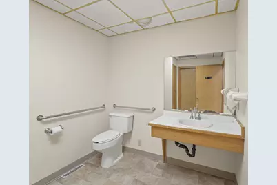 206 NE 7th Street, Grants Pass, OR 97526 - Photo 18