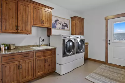 2250 S Main Street, Prineville, OR 97754 - Photo 32