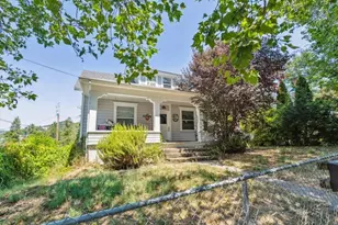 1224 SE Ct Ave, Roseburg, OR 97470 - Photo 2