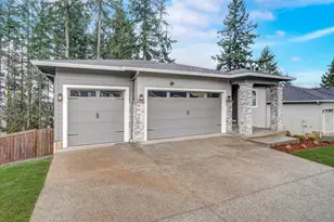 101 Butte Springs Trail, Eagle Point, OR 97524 - Photo 2