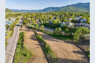 30 Knoll Crest Drive, Ashland, OR 97520 - Photo 14