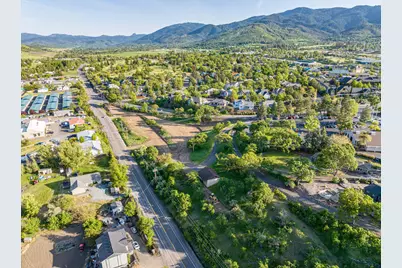 30 Knoll Crest Drive, Ashland, OR 97520 - Photo 10