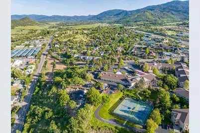 30 Knoll Crest Drive, Ashland, OR 97520 - Photo 8
