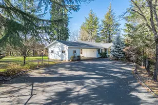 2444 Elk Ln, Grants Pass, OR 97527 - Photo 2