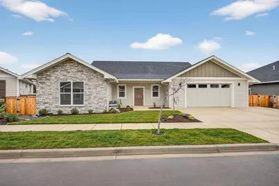 1317 River Run Street, Central Point, OR 97502 - Photo 4