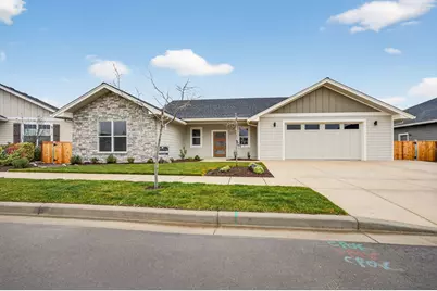 1317 River Run Street, Central Point, OR 97502 - Photo 2