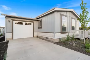 63742 Pavillion Pl, Bend, OR 97701 - Photo 2