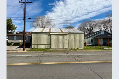 39 NE 7th Street, Madras, OR 97741 - Photo 1