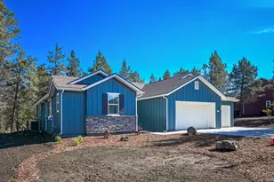1211 Vine Maple, Klamath Falls, OR 97601 - Photo 2