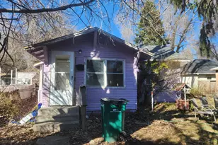 2145 Applegate Ave, Klamath Falls, OR 97601 - Photo 2