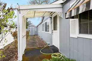 4624 S Pacific Hwy, Phoenix, OR 97535 - Photo 2