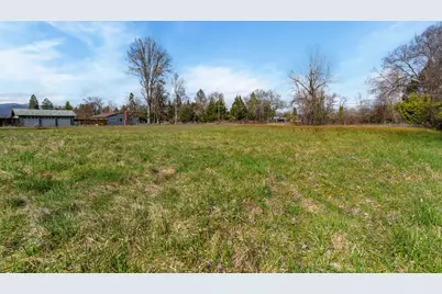 [Address not provided], Grants Pass, OR 97527 - Photo 8