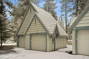 57037 Peppermill Cir, Sunriver, OR 97707 - Photo 4