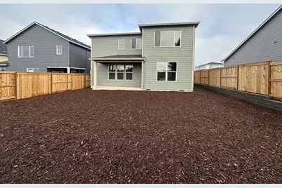 148 Valemont Drive #11, Eagle Point, OR 97524 - Photo 2