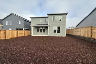 148 Valemont Dr, Eagle Point, OR 97524 - Photo 2