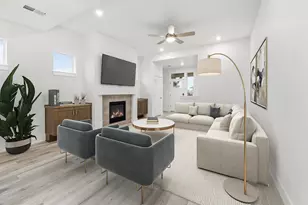 21415 NE Hayloft St, Bend, OR 97701 - Photo 2