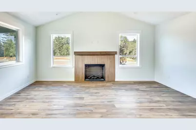 1106 Cascade Loop, Cave Junction, OR 97523 - Photo 4